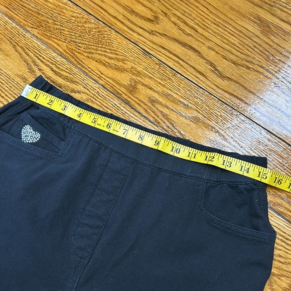 DreameJeanes by Quacker Factory (QVC Release) black pull on pants. Size Medium. - Picture 8 of 12